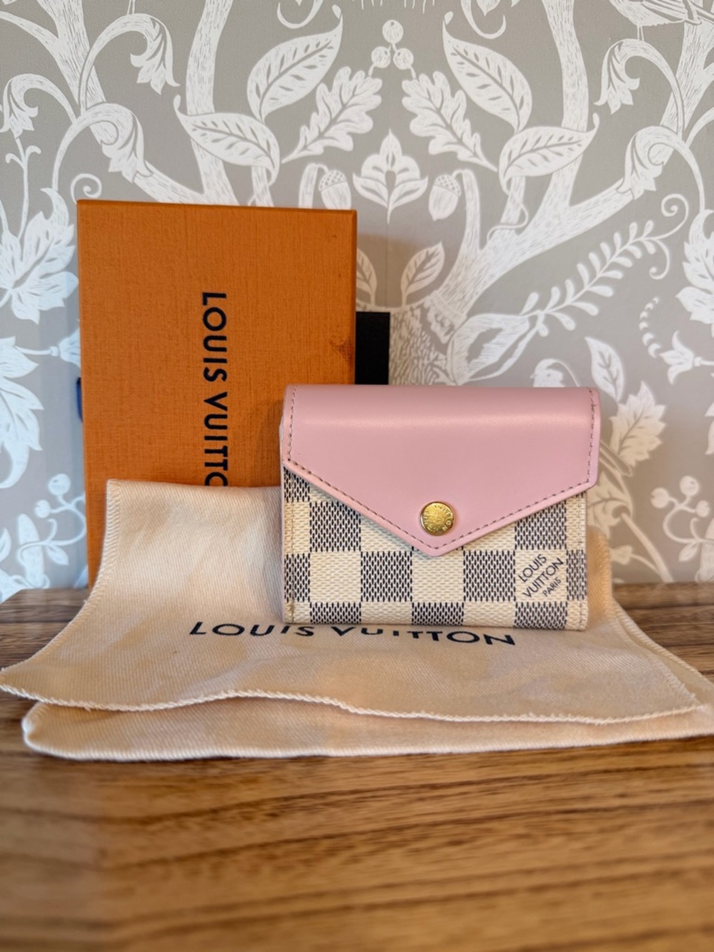 Louis Vuitton Zoe Wallet Damier Azur & Pink Ballerine w/ Box and Dustbag 2019